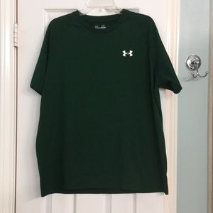 Men’s forest green Under Armour dry fit t shirt